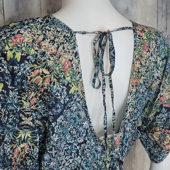 BCBGeneration Floral Multi Romper - Picture 10 of 14